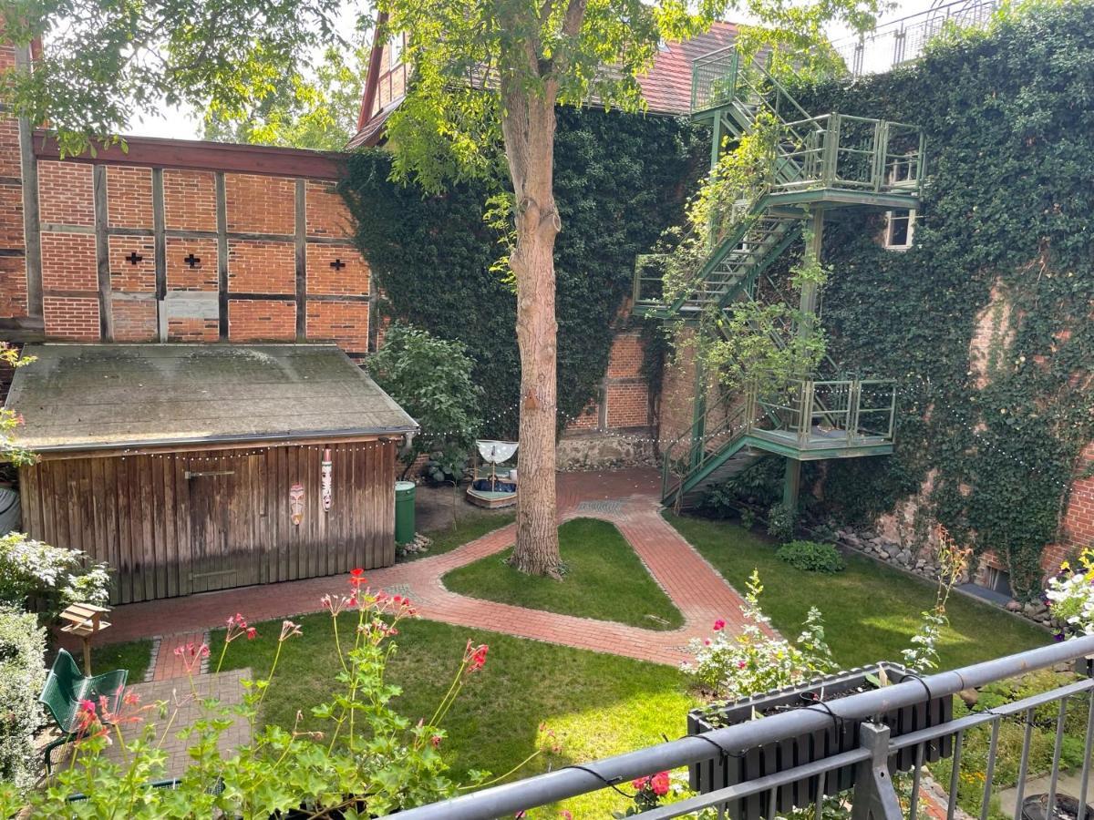 Unterkunft Direkt An Der Schelfkirche Schwerin  Buitenkant foto